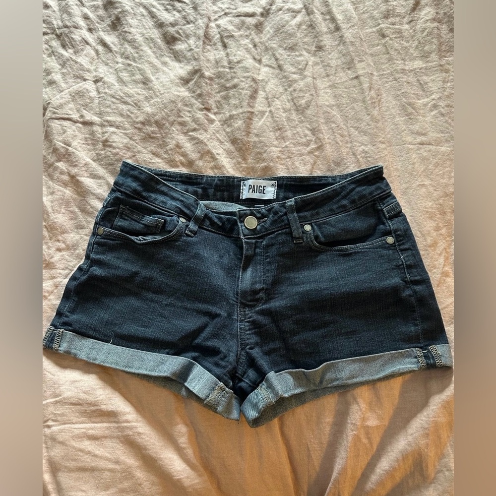 Paige denim Jimmy Jimmy shorts
Size: 26
Color: blue